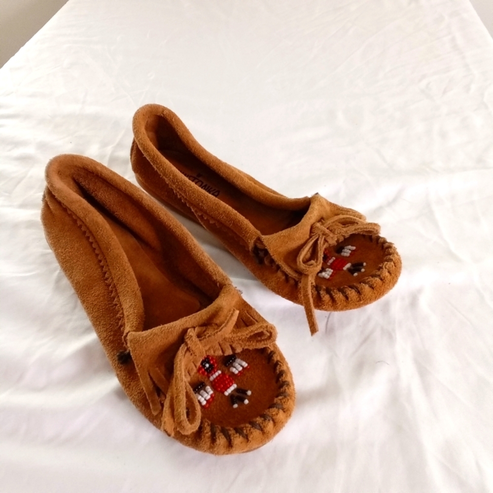 Minnetonka Women's Thunderbird Beaded Fringe Moccasin Size 5 Soft Suede Leather